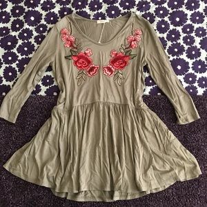 NWT Embroidered Rose Tunic